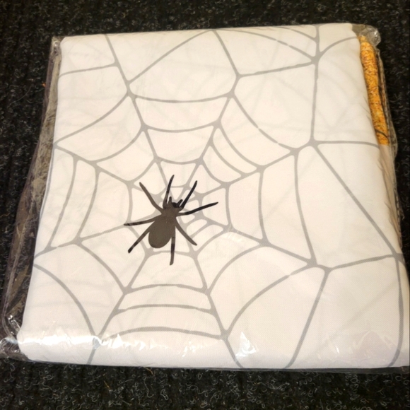 Halloween Tablecloth 60x104 Inch Rectangular - spiderweb pattern - Picture 5 of 5